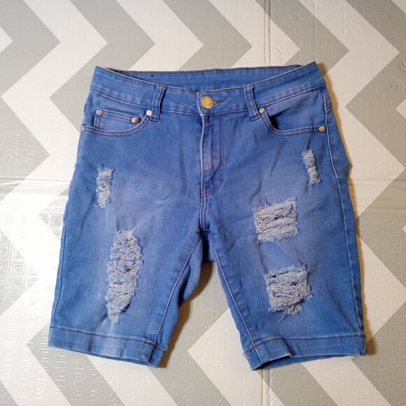 Ling Collection Jean Shorts 7/8 - Picture 2 of 4
